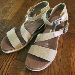 Remonte Ladies neutral  Sandal, SZ 7, soft footbed, never worn,
